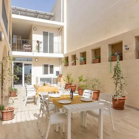 Ta'battista - With Kitchenette - Happy Lägenhet Xewkija