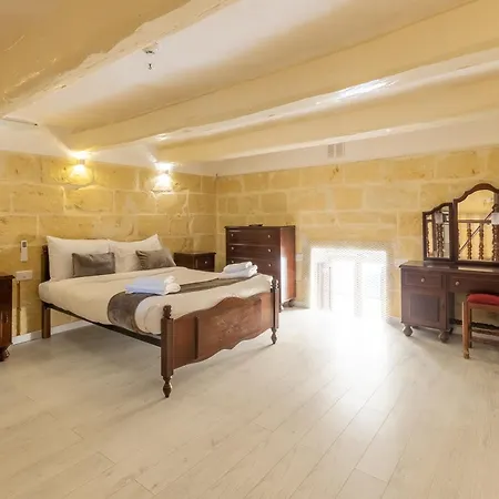 Ta'battista - With Kitchenette - Happy Xewkija