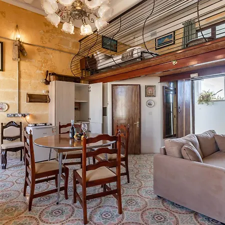 Ta'battista - With Kitchenette - Happy Xewkija