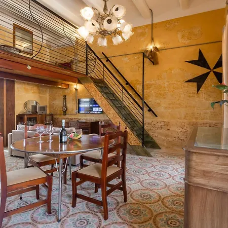Ta'battista - With Kitchenette - Happy